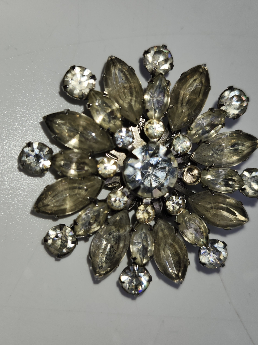 Vintage large Rhinestone silver Tone Costume Jewelry Flower starburst Brooch